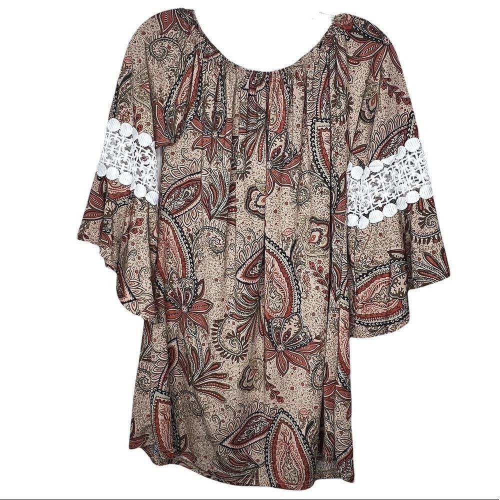 WinWin Pinwheel Sleeve Tunic Top